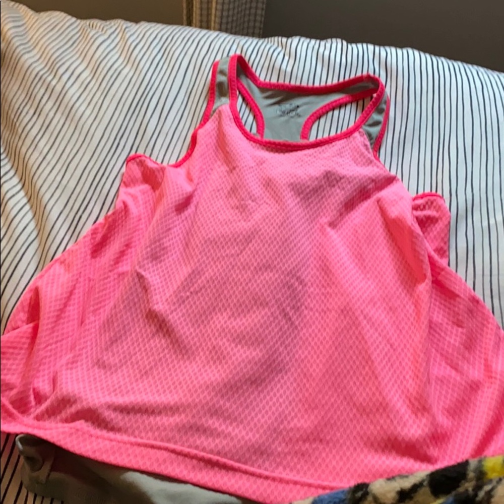 workout tank top